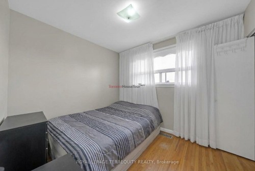 11 Dixiana Court, Toronto, ON 