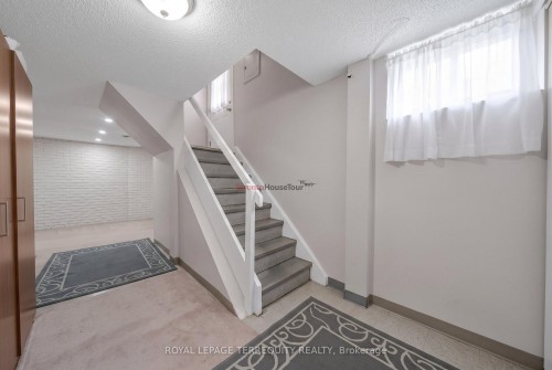 11 Dixiana Court, Toronto, ON 