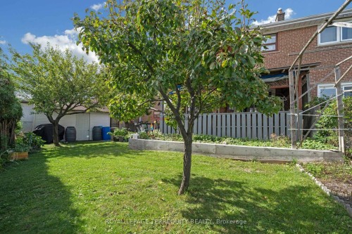 11 Dixiana Court, Toronto, ON 