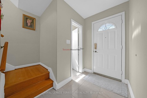 11 Dixiana Court, Toronto, ON 