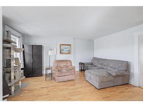 2 River St, Fredericton, NB 