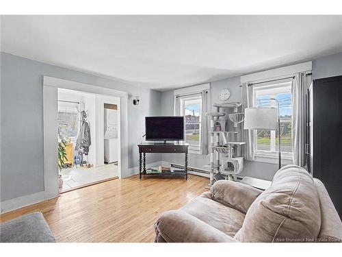 2 River St, Fredericton, NB 