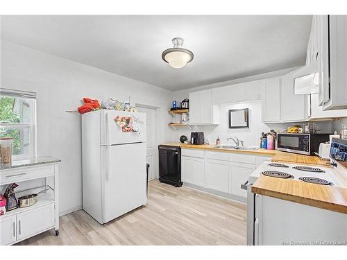 4 River St, Fredericton, NB 