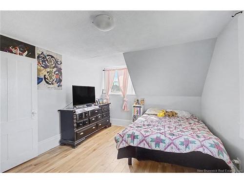 4 River St, Fredericton, NB 