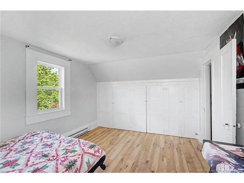4 River St, Fredericton, NB 