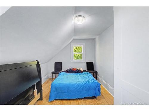 4 River St, Fredericton, NB 
