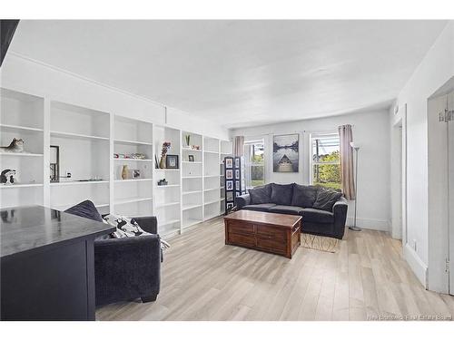 4 River St, Fredericton, NB 