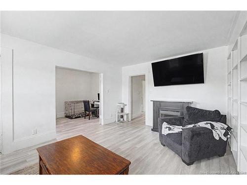4 River St, Fredericton, NB 