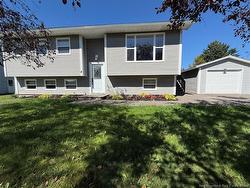 4 Phillips ST Sussex Corner, NB E4E 3B8