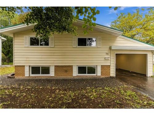 25 Vista Dr, Moncton, NB 