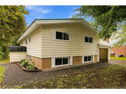 25 Vista Dr, Moncton, NB 
