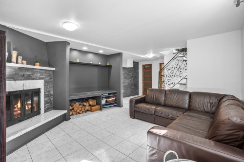 Family Room - 157 Rue De La Canadienne, Saint-Jean-Sur-Richelieu, QC 