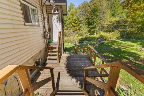 Escalier - 31A  - 31B Ch. Du Boisé, Val-Des-Monts, QC 