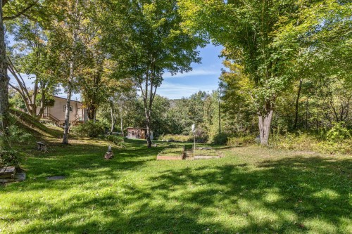 Cour - 31A  - 31B Ch. Du Boisé, Val-Des-Monts, QC 