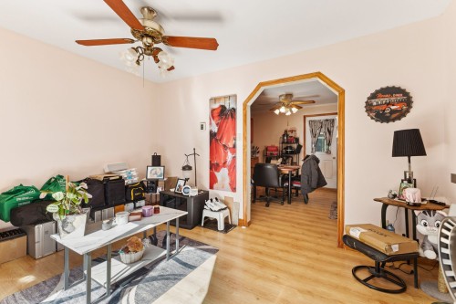Salon - 31A  - 31B Ch. Du Boisé, Val-Des-Monts, QC 
