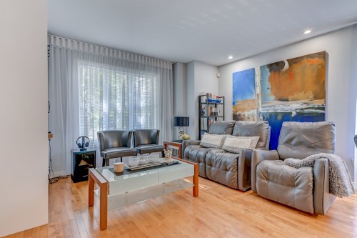 Salon - 2145 Rue De Beaufort, Saint-Jérôme, QC 