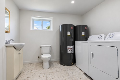 Salle de lavage - 4528  - 4530 Boul. Notre-Dame, Laval (Chomedey), QC 