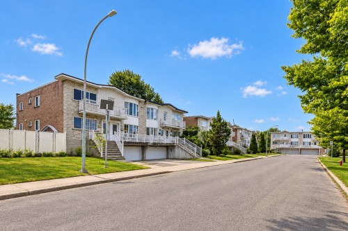 Rue - 4528  - 4530 Boul. Notre-Dame, Laval (Chomedey), QC 