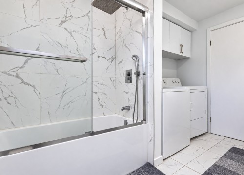Salle de bains - 4528  - 4530 Boul. Notre-Dame, Laval (Chomedey), QC 