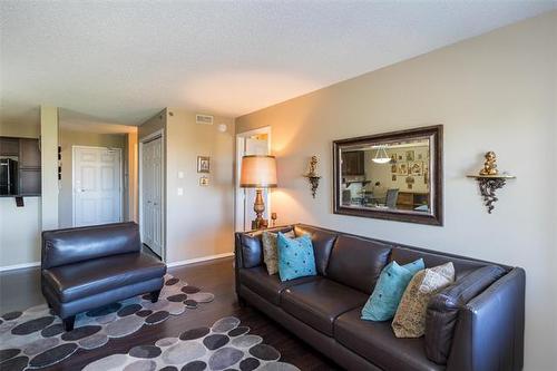 451-230 Fairhaven Rd, Winnipeg, MB 