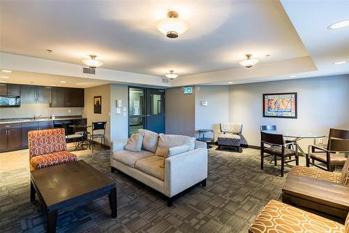 451-230 Fairhaven Rd, Winnipeg, MB 