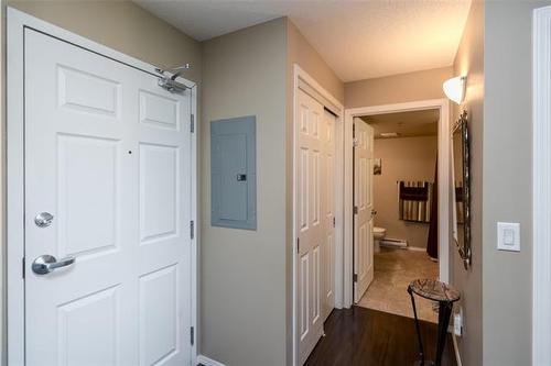 451-230 Fairhaven Rd, Winnipeg, MB 