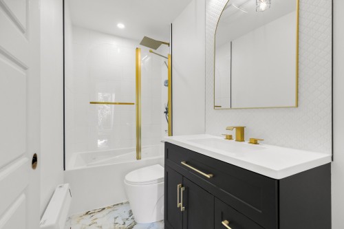 Salle de bains - 17680 Rue Antoine-Faucon, Montréal (Pierrefonds-Roxboro), QC 