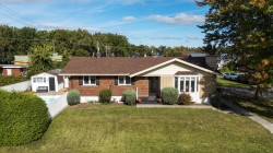 5 Rue Paquette Salaberry-De-Valleyfield, QC J6S 6A5