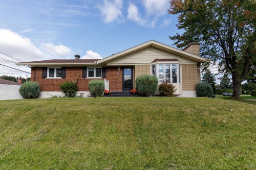 Front of Structure - 5 Rue Paquette, Salaberry-De-Valleyfield, QC 