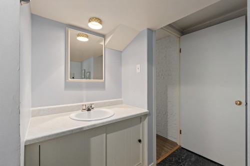 Bathroom - 5 Rue Paquette, Salaberry-De-Valleyfield, QC 