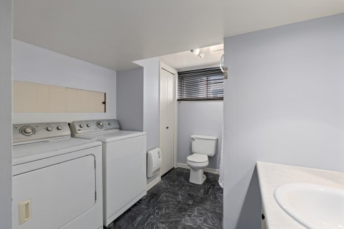 Laundry - 5 Rue Paquette, Salaberry-De-Valleyfield, QC 