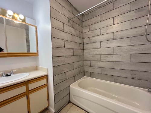 Salle de bains - 420  - 422 Rue St-Claude, Drummondville, QC 