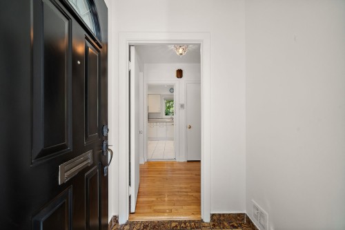 Hall d'entrée/Vestibule - 615 Av. Powell, Mont-Royal, QC 