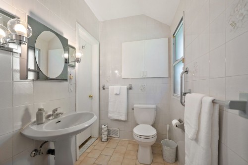 Salle de bains - 615 Av. Powell, Mont-Royal, QC 