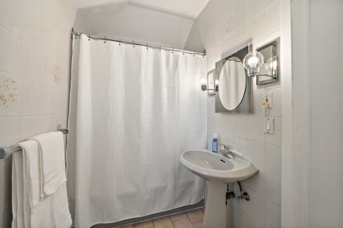 Salle de bains - 615 Av. Powell, Mont-Royal, QC 