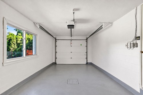 Garage - 615 Av. Powell, Mont-Royal, QC 