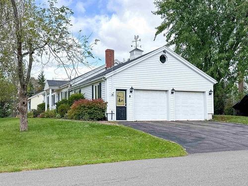 68 Parkview Drive, Charlottetown, PE 