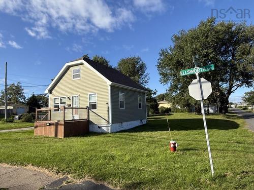 3569 Ellsworth Avenue, New Waterford, NS 