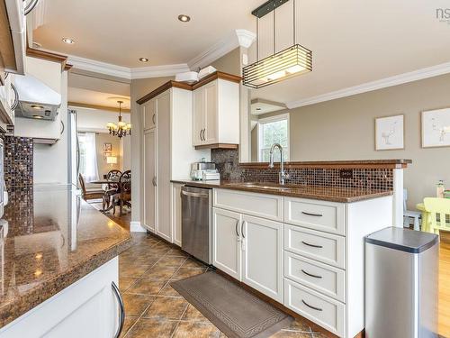 1 Arthur Lismer Court, Bedford, NS 