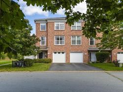 1 Arthur Lismer Court Bedford, NS B4A 4B4