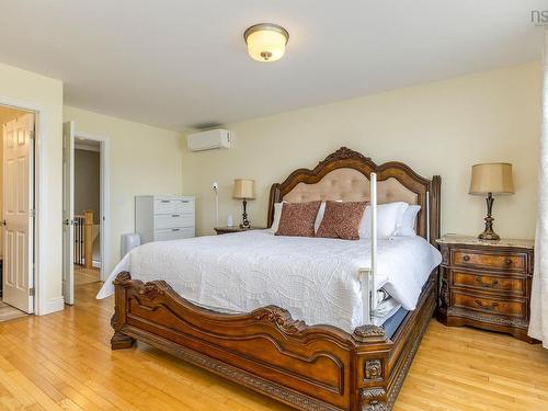 1 Arthur Lismer Court, Bedford, NS 
