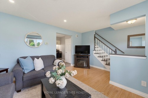 15 Seneca Street S, Haldimand, ON 