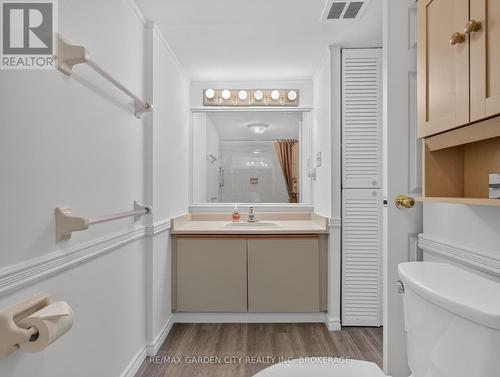Ensuite bath always appreciated! - 1107 - 7 Gale Crescent, St. Catharines (E. Chester), ON 