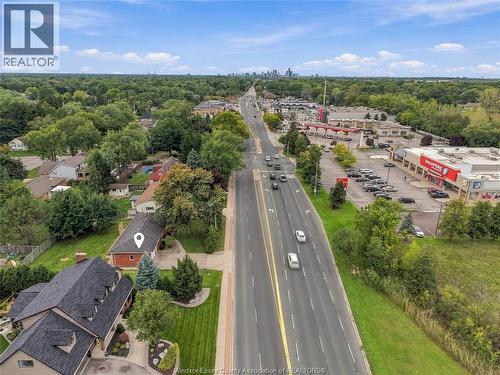 4045 Dougall Avenue, Windsor, ON 