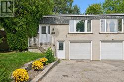 3325 STRABANE DRIVE Mississauga, ON L5C 1W9