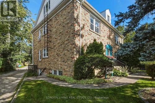 4 - 137 WINDSOR CRESCENT , London South (South F), Ontario N6C 1V9 2