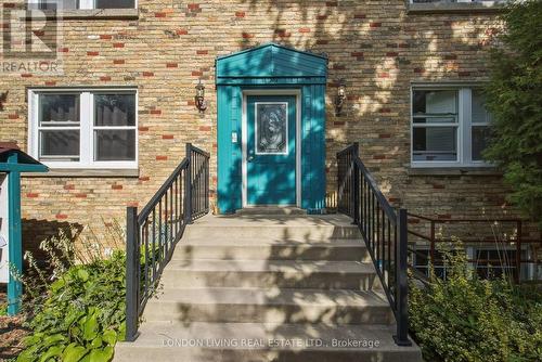 4 - 137 WINDSOR CRESCENT , London South (South F), Ontario N6C 1V9 5