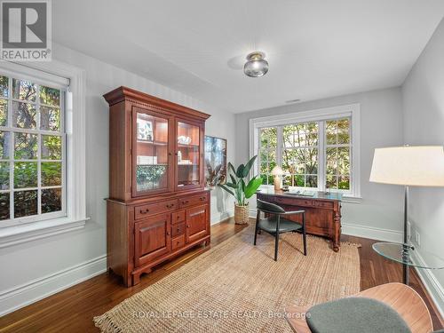 22 Hill Crescent, Toronto, ON 