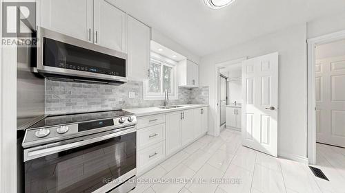 36 United Square, Toronto, ON 