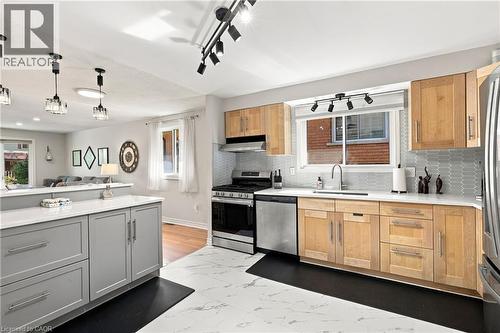 12 Glamis Court, Hamilton, ON 